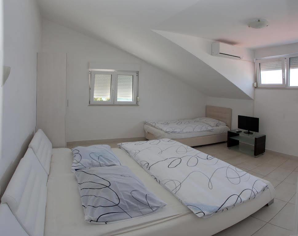 Seafront Luxury Apartments Fun 特罗吉尔 外观 照片