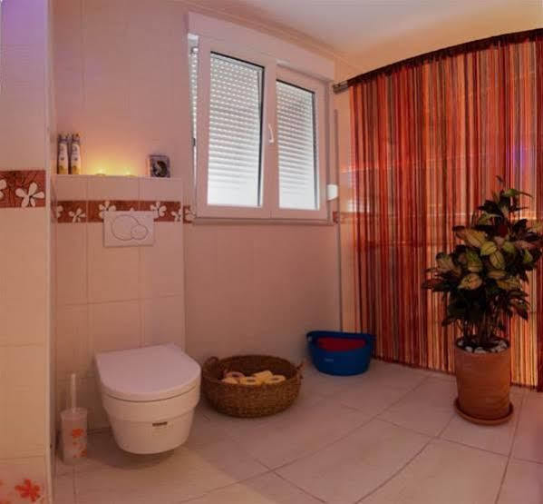 Seafront Luxury Apartments Fun 特罗吉尔 外观 照片